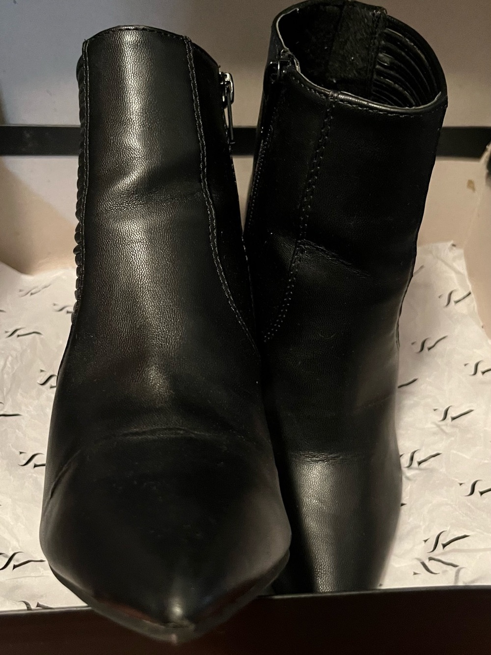 Vera Wang Boots Woman’s Black Faux Leather Booties Shoes Chunky Heels